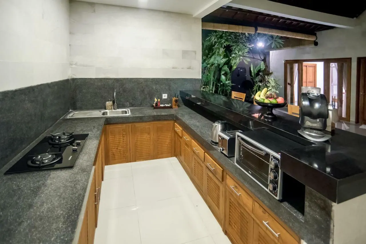 Sandi Agung Villa Bidadari Seminyak