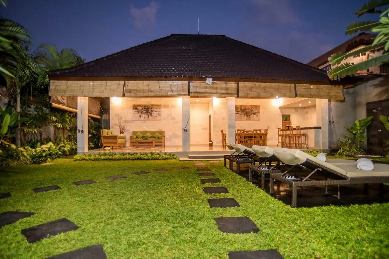 Sandi Agung Villa Bidadari Seminyak