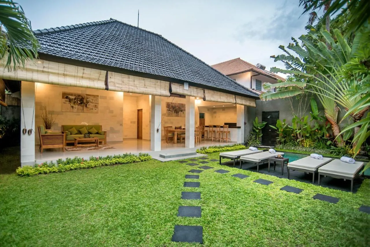 Sandi Agung Villa Bidadari Seminyak